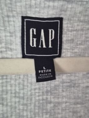 GAP Light Gray Ribbed Top - Gray